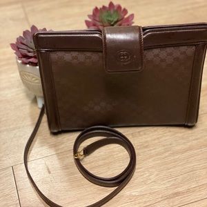 Gucci vintage leather sling bag